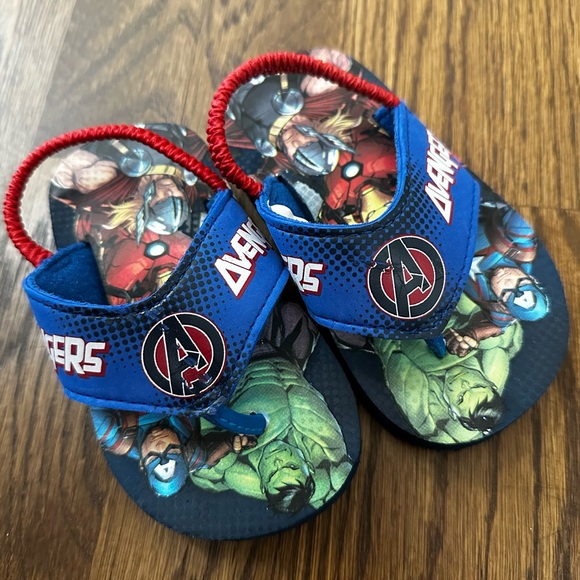 Marvel Other - Marvel Avengers flip flops, toddler size S (5/6)
